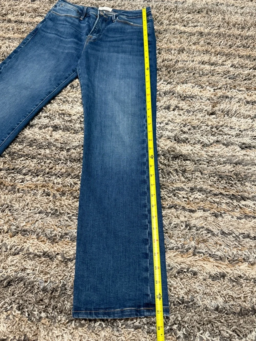 Frame Denim Women’s Straight-Leg Jeans in Medium Blue - Picture 8 of 10